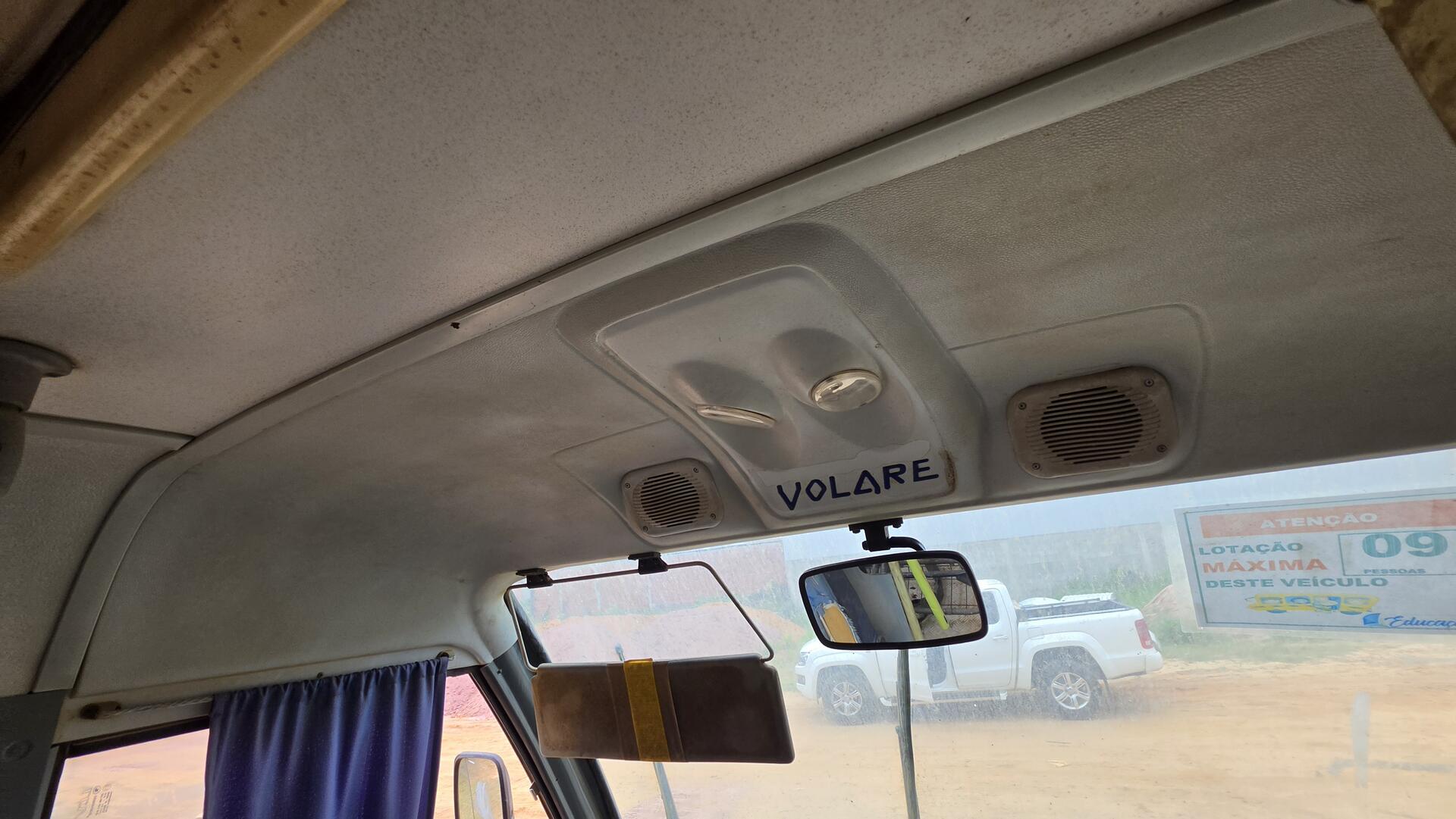 MICROÔNIBUS VOLARE V6 ES ANO E MODELO 2009, SEM BICOS INJETORES, MOTOR NO LUGAR — foto 8 de 17
