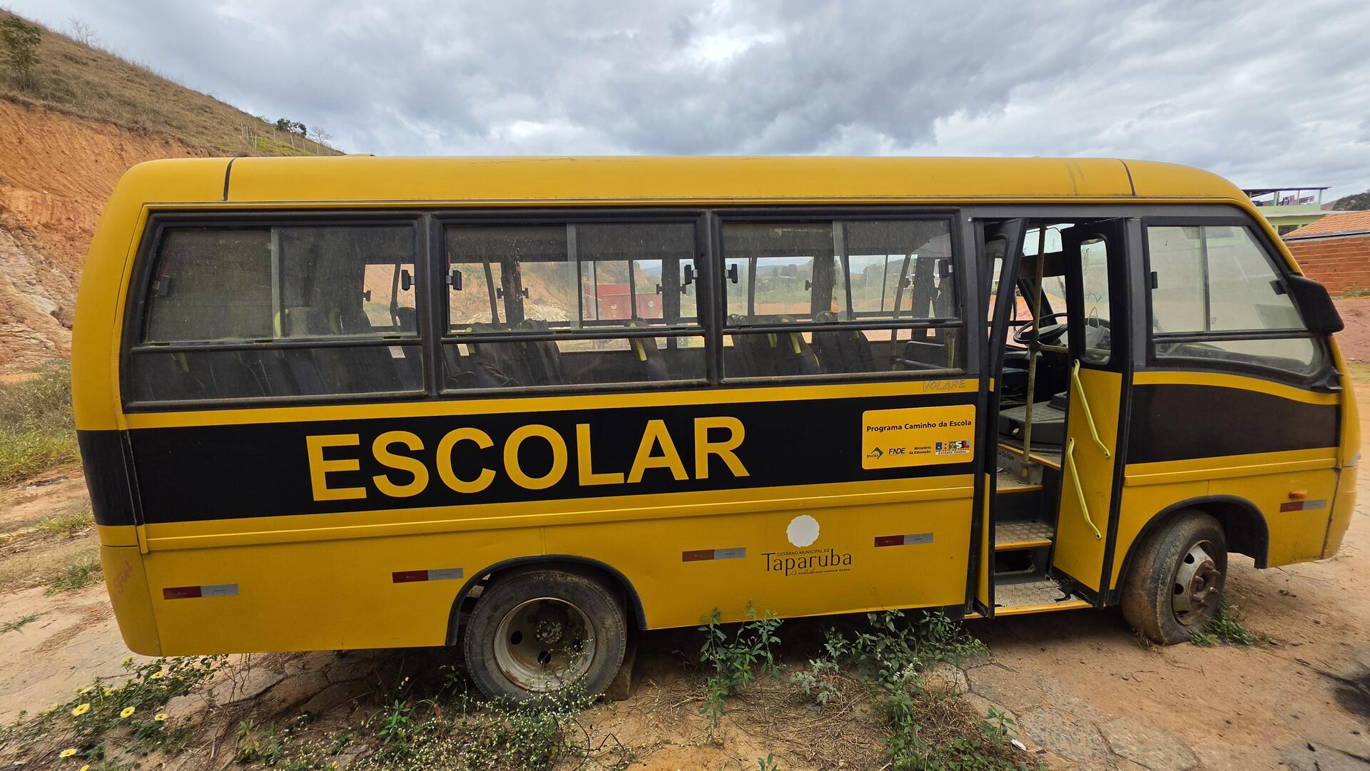 MICROÔNIBUS VOLARE V6 ES ANO E MODELO 2009, SEM BICOS INJETORES, MOTOR NO LUGAR — foto 13 de 17