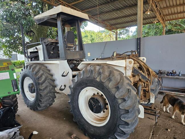 MÁQUINAS AGRÍCOLAS E VEÍCULOS - AGENDE SUA VISITA 34-99116-3933