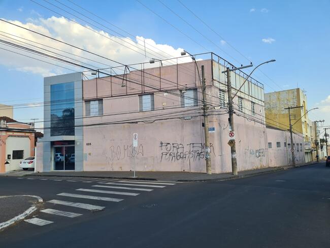 LEILÃO PARA PAGAMENTO Á VISTA 8ª VARA CÍVEL UBERLÂNDIA-MG IMÓVEL NO CENTRO APROX. 3.000M²