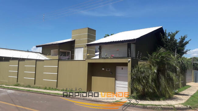 Casa de alto padrão com construção averbada de 247,15 m2 - localizada no loteamento martins jorge na cidade de araguaína - to.