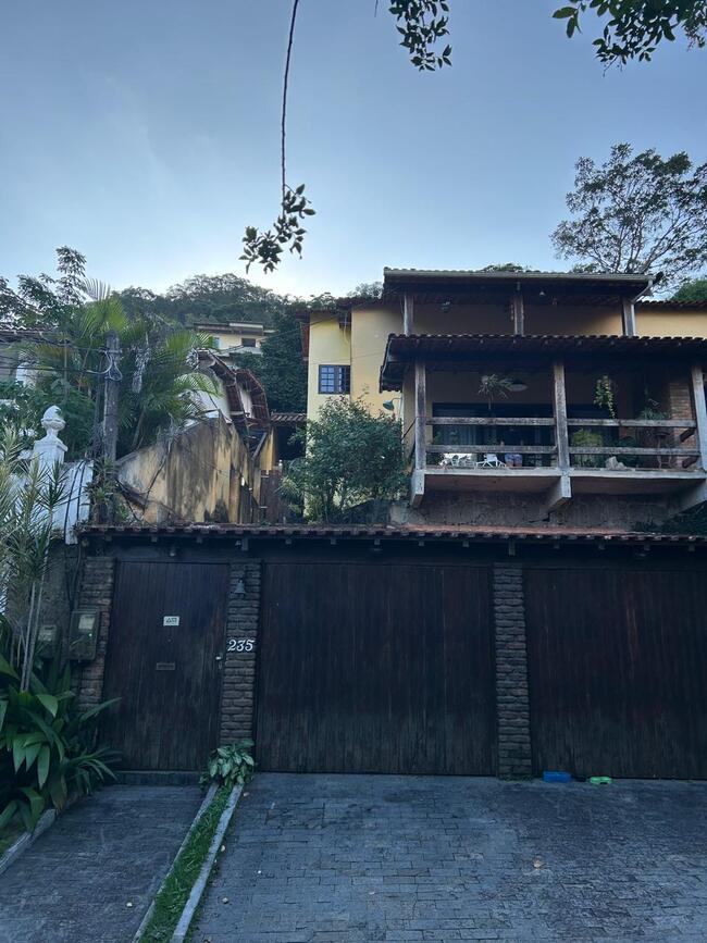 PRÉDIO RESIDENCIAL ANIL
