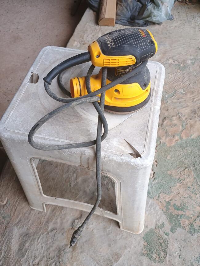LIXADEIRA DEWALT USADA