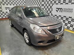 Nissan Versa 2014/2014 2014 em leilão