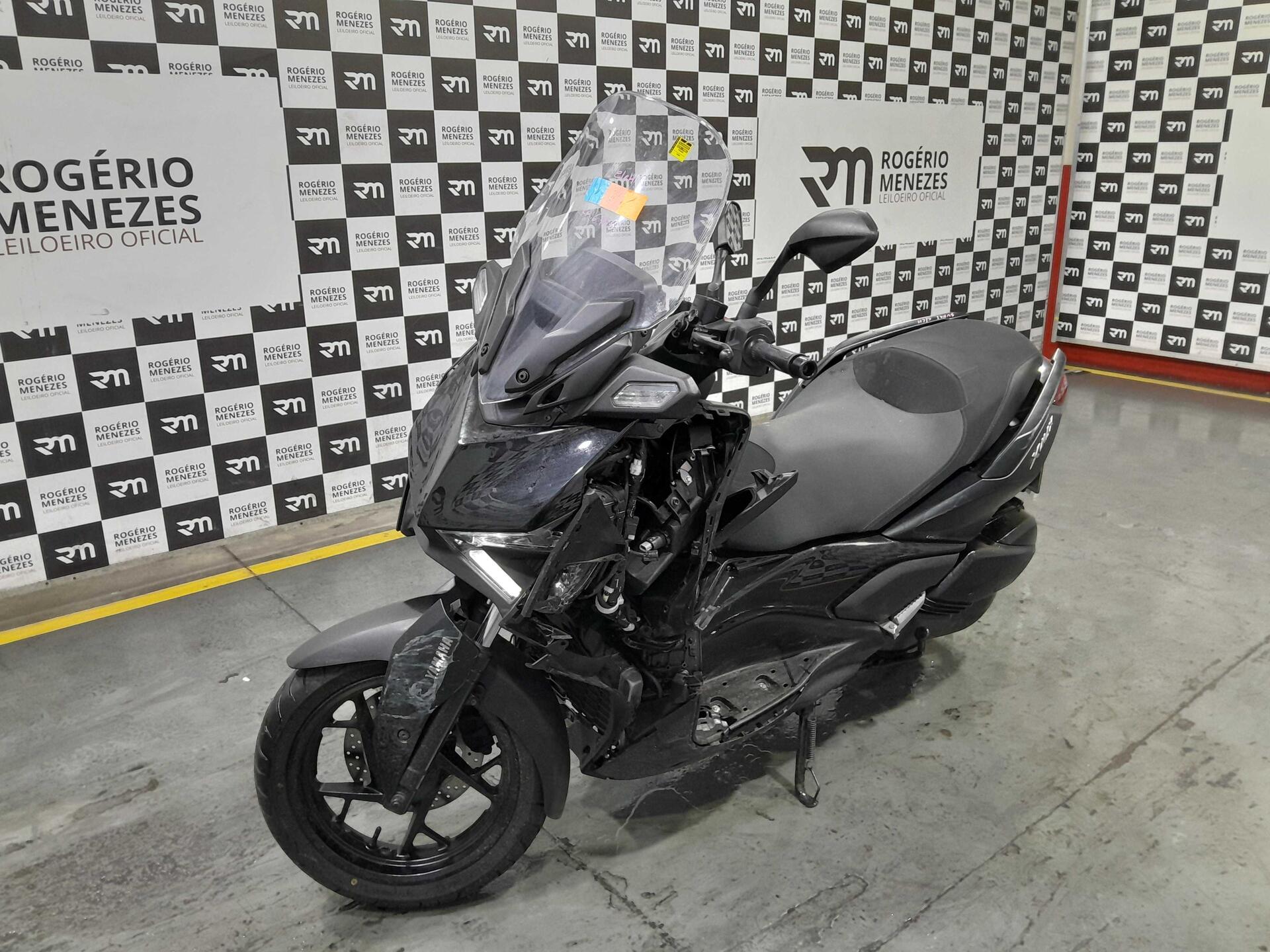 MOTO YAMAHA XMAX 2025/2025 GASOLINA | Rogério Menezes