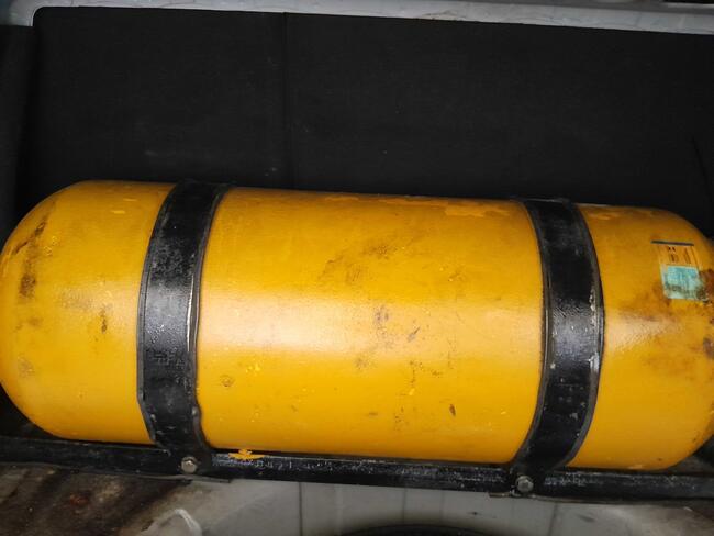 6a5f61ae72b4f-6a5f61aed2ac8.jpg