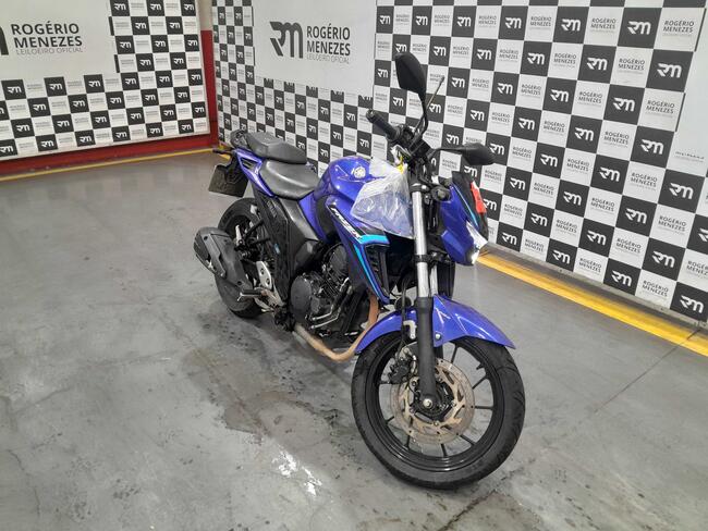 Foto de MOTO YAMAHA FZ25 2025/2025 GASOLINA