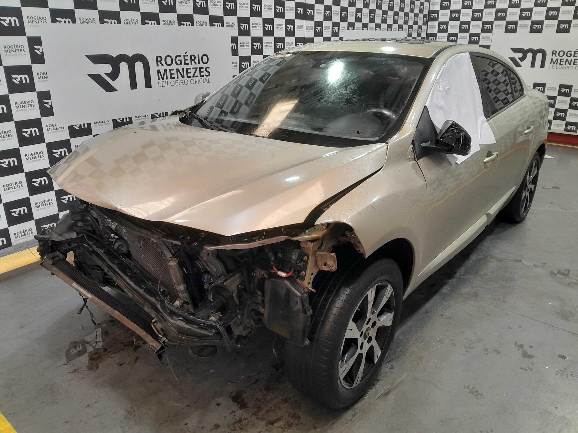 RENAULT FLUENCE PRI 2.0A 2011/2011 FLEX — foto 3 de 3
