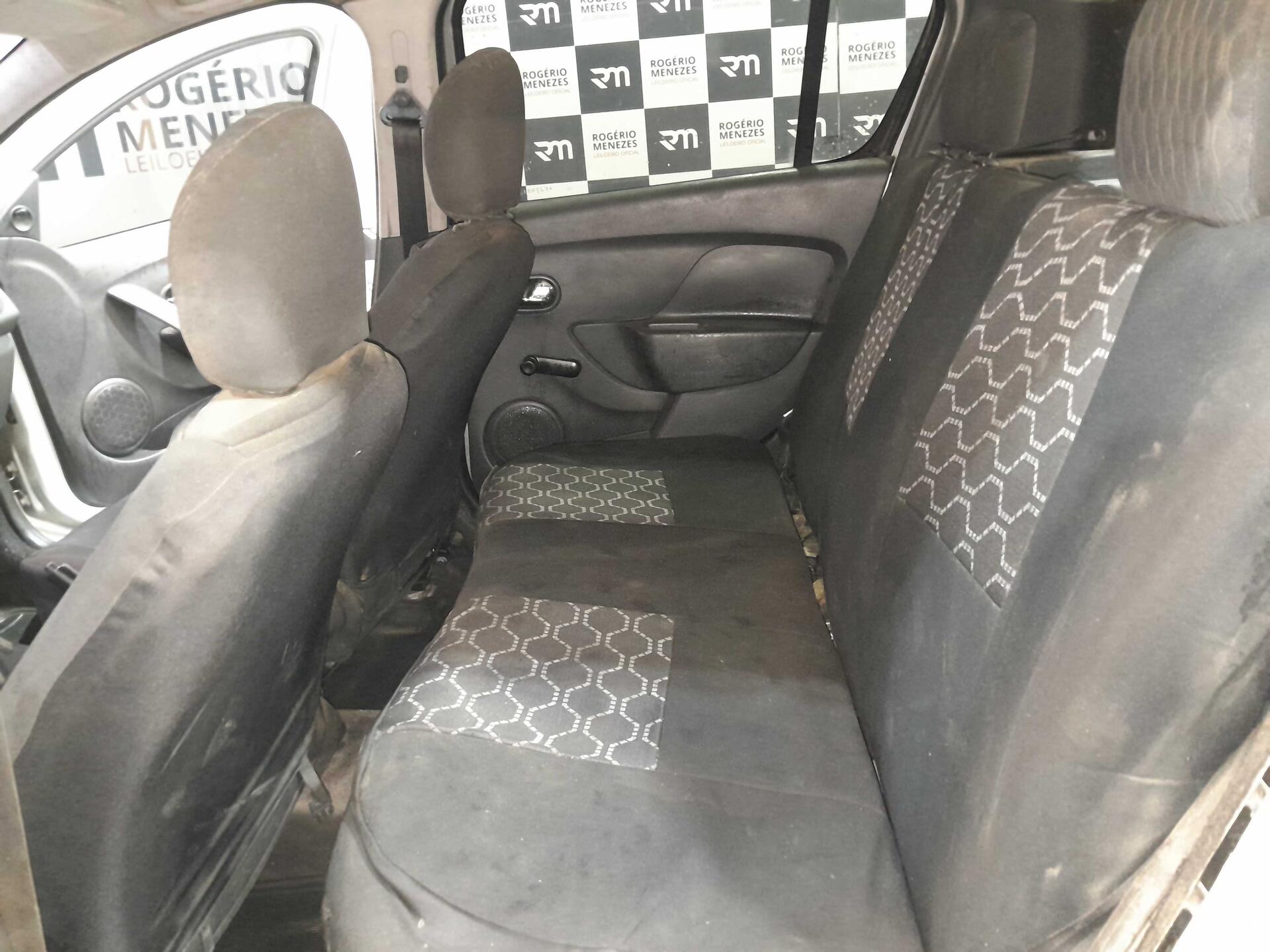RENAULT SANDERO EXPR 1.6 2015/2015 FLEX — foto 13 de 17