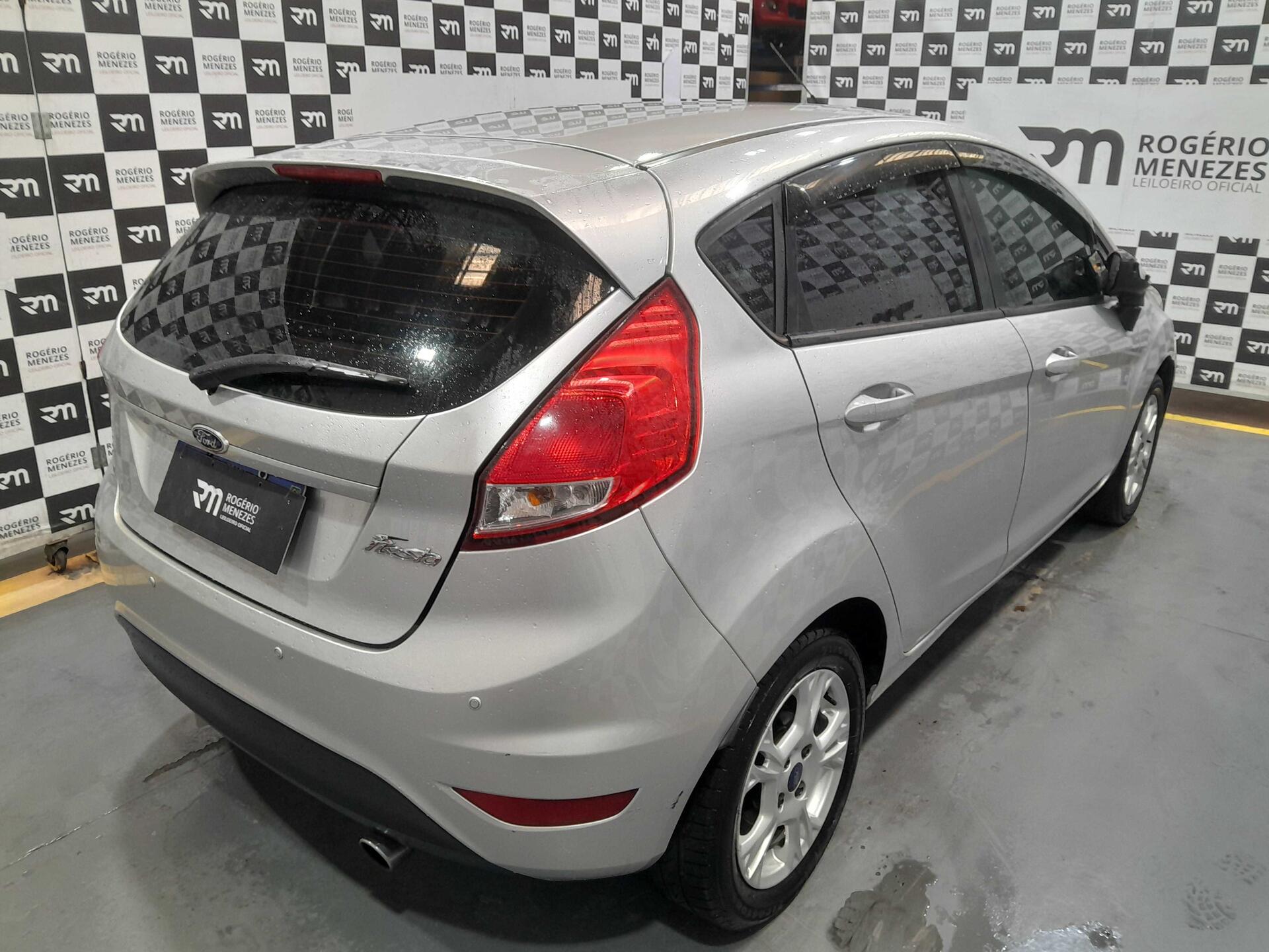 FORD FIESTA HA 1.5L SE 2014/2015 FLEX — foto 4 de 16