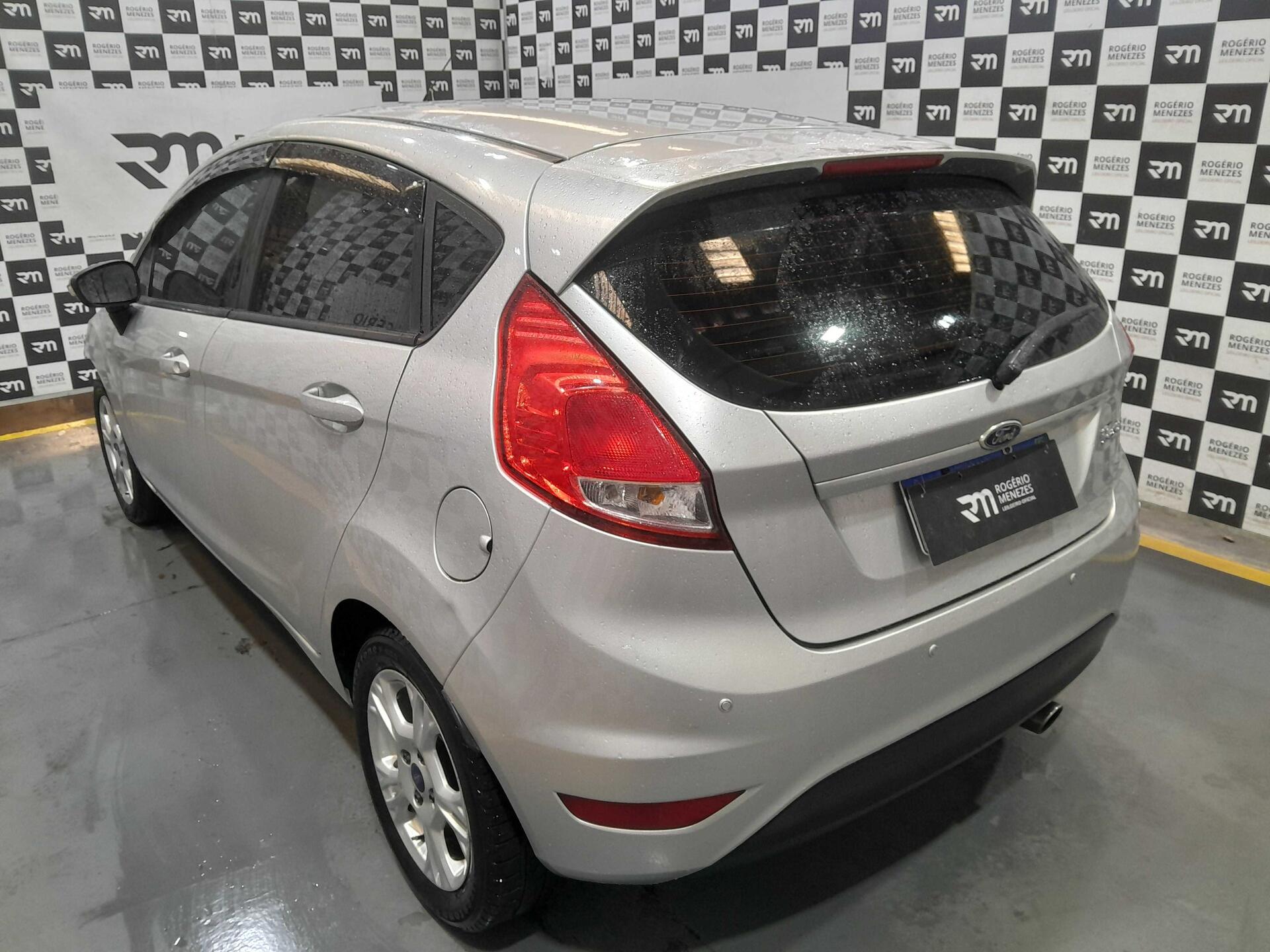 FORD FIESTA HA 1.5L SE 2014/2015 FLEX — foto 5 de 16
