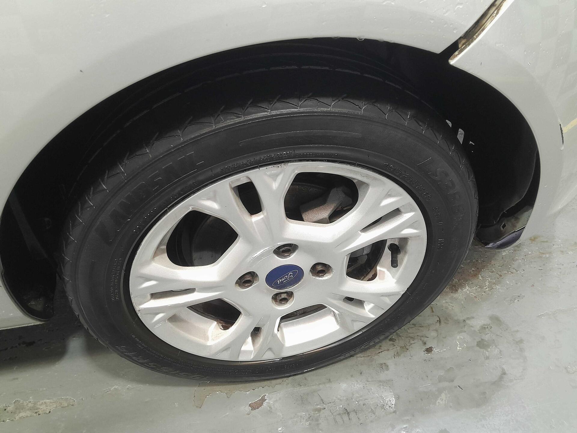 FORD FIESTA HA 1.5L SE 2014/2015 FLEX — foto 14 de 16
