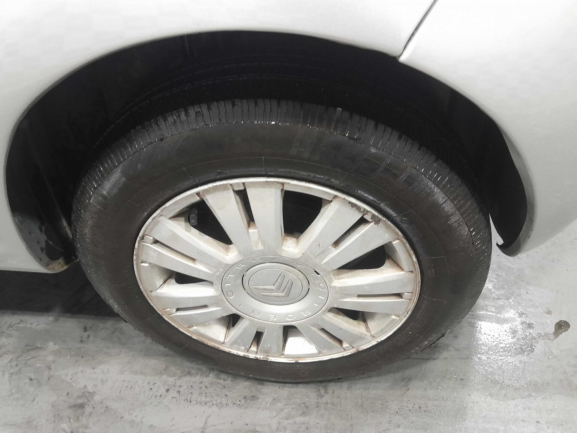 CITROëN C3 GLX 1.4 2010/2011 FLEX — foto 12 de 16