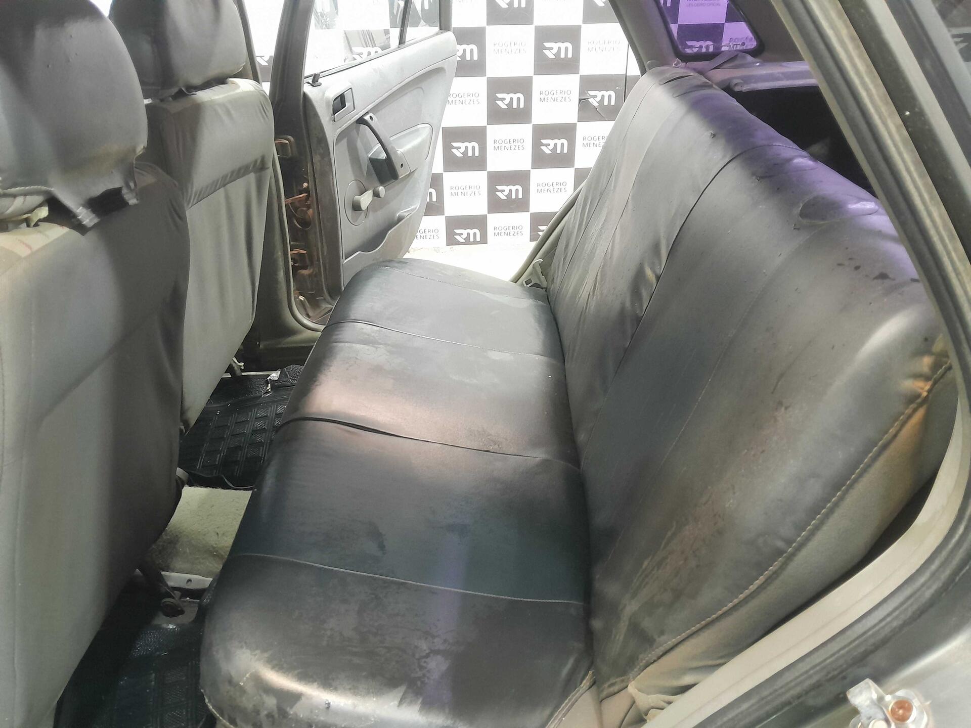 SUCATA DE VW - VOLKSWAGEN GOL 1000 MI 1999/1999 GASOLINA — foto 8 de 16