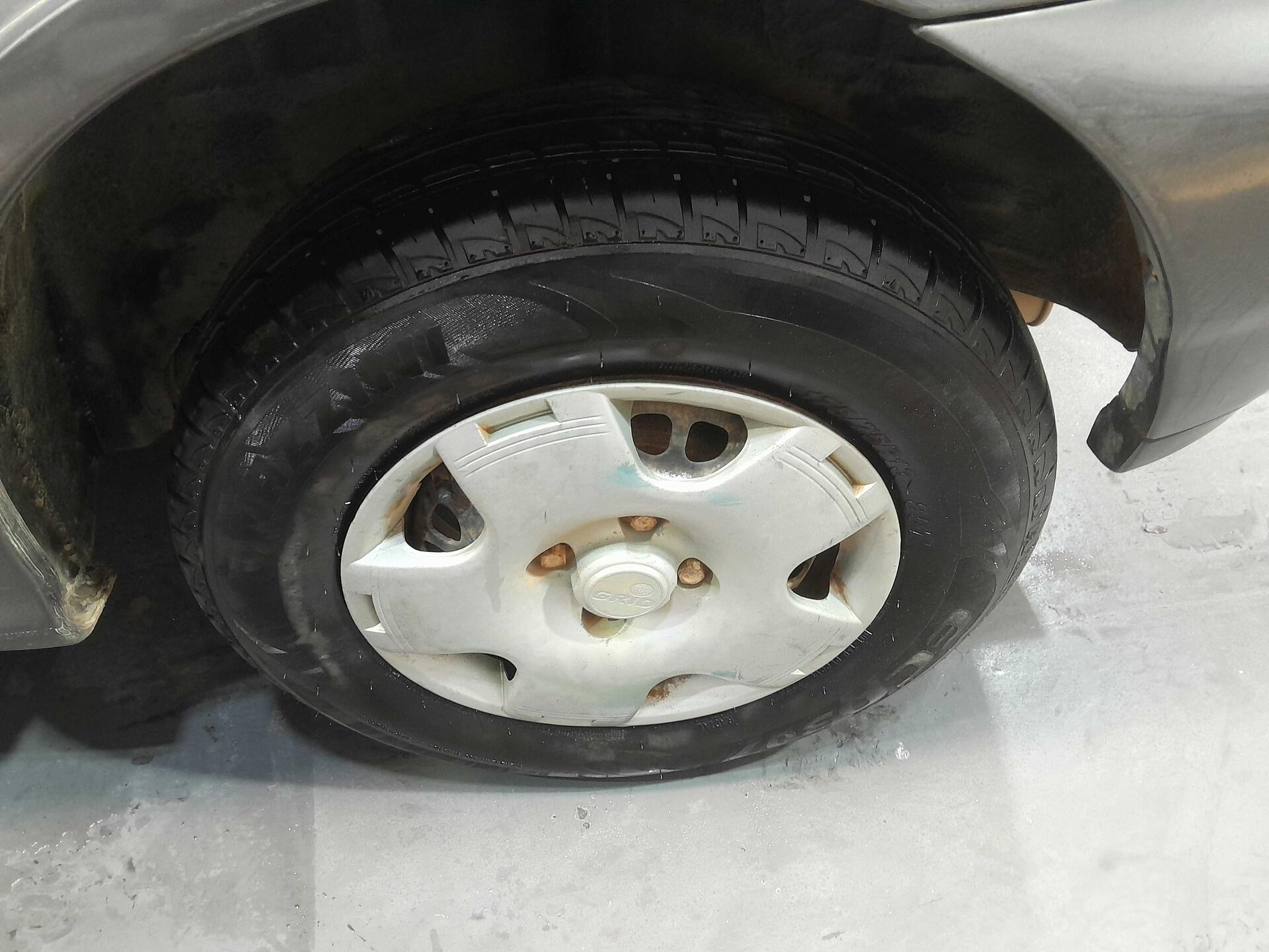 SUCATA DE VW - VOLKSWAGEN GOL 1000 MI 1999/1999 GASOLINA — foto 9 de 16