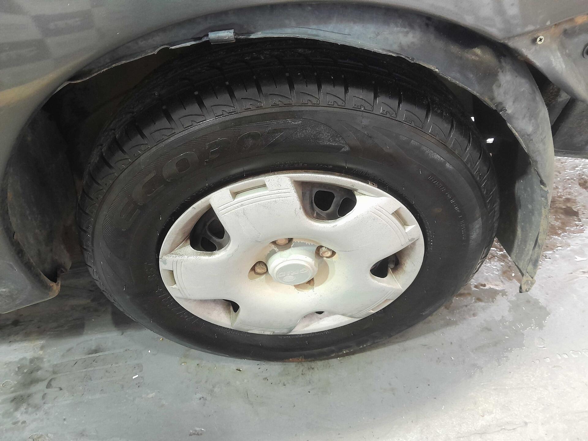 SUCATA DE VW - VOLKSWAGEN GOL 1000 MI 1999/1999 GASOLINA — foto 11 de 16