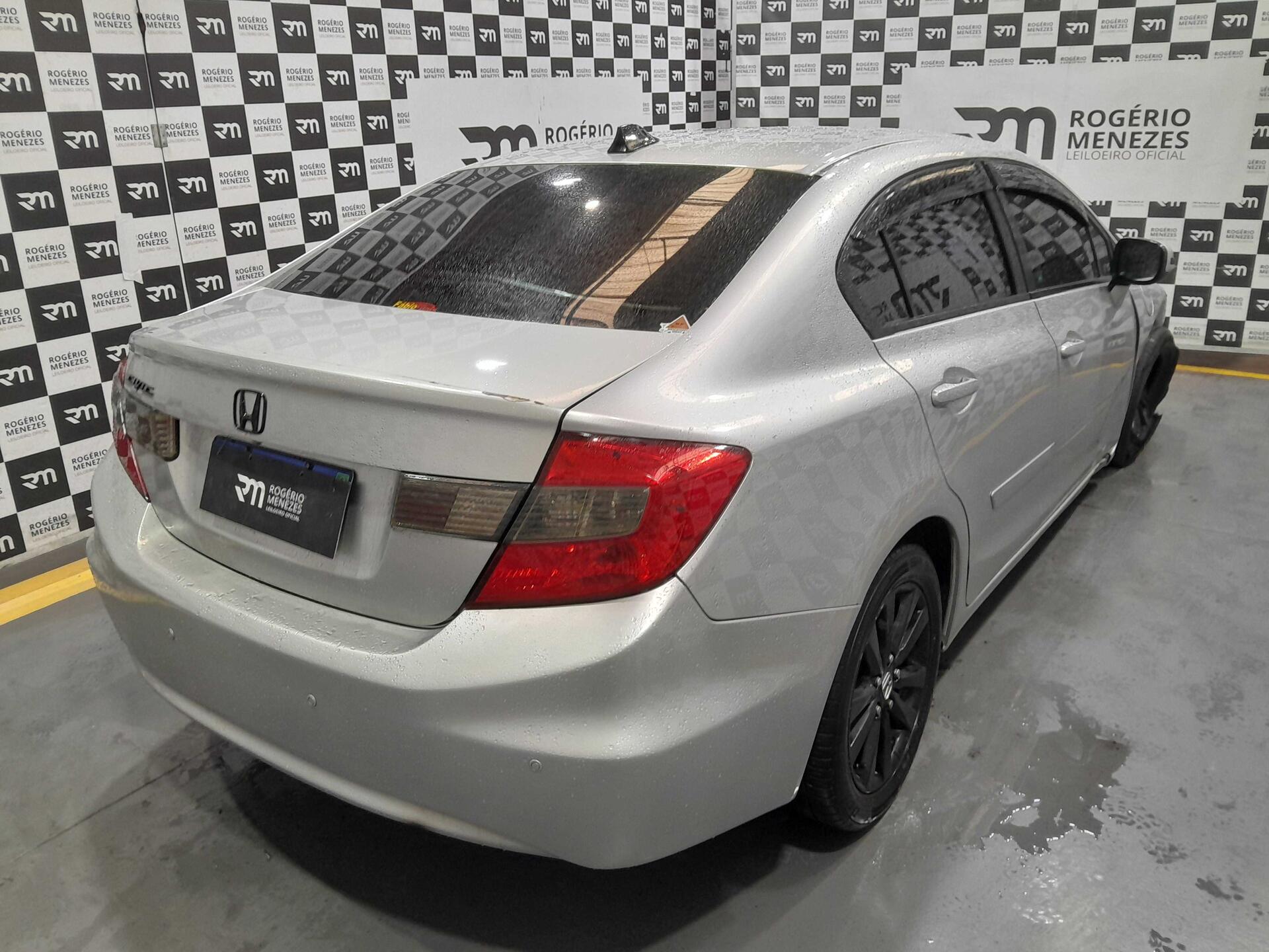 HONDA CIVIC LXL 1.8 2012/2012 FLEX — foto 4 de 16