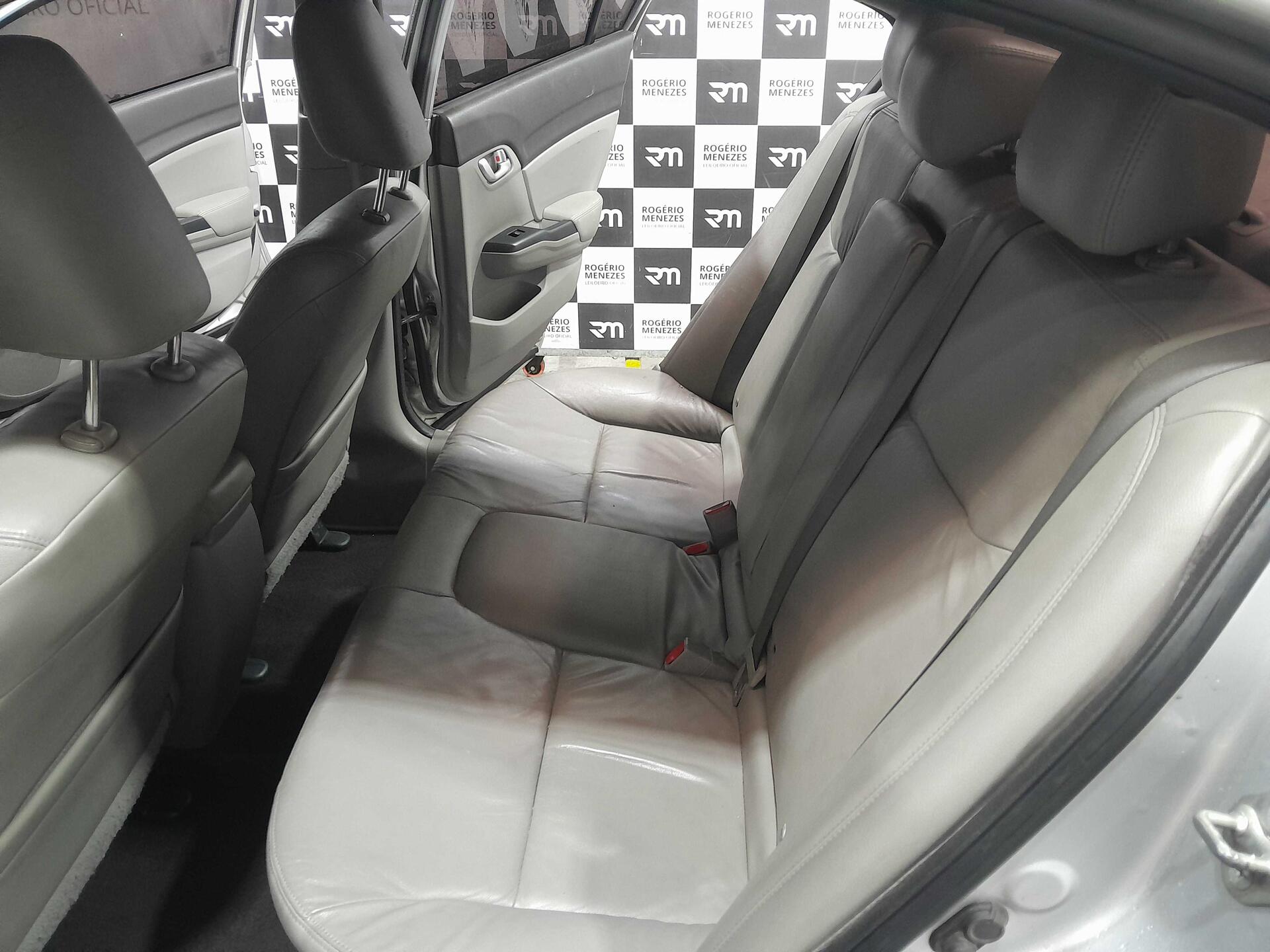 HONDA CIVIC LXL 1.8 2012/2012 FLEX — foto 10 de 16