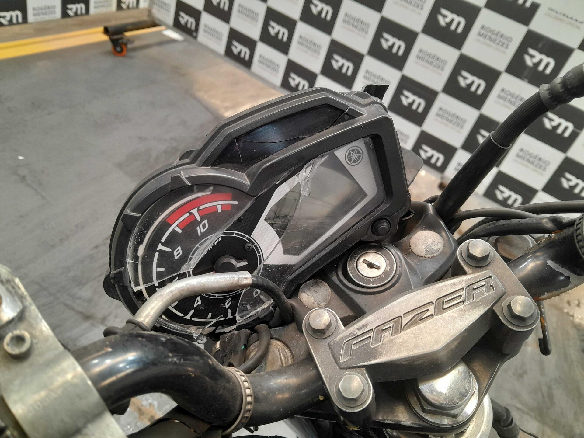 MOTO YAMAHA YS 150 FAZER SED 2015/2016 FLEX — foto 6 de 9
