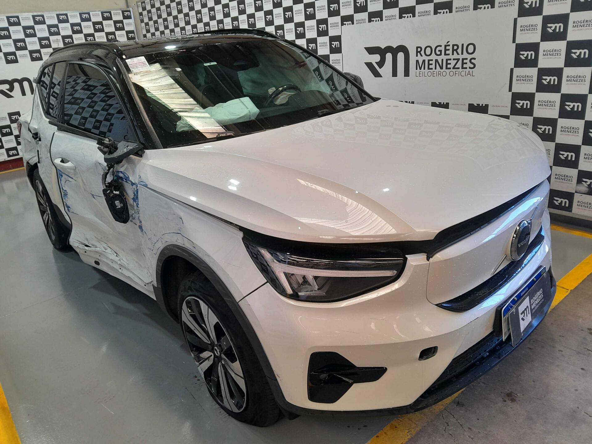 VOLVO/ XC40 6PLUS