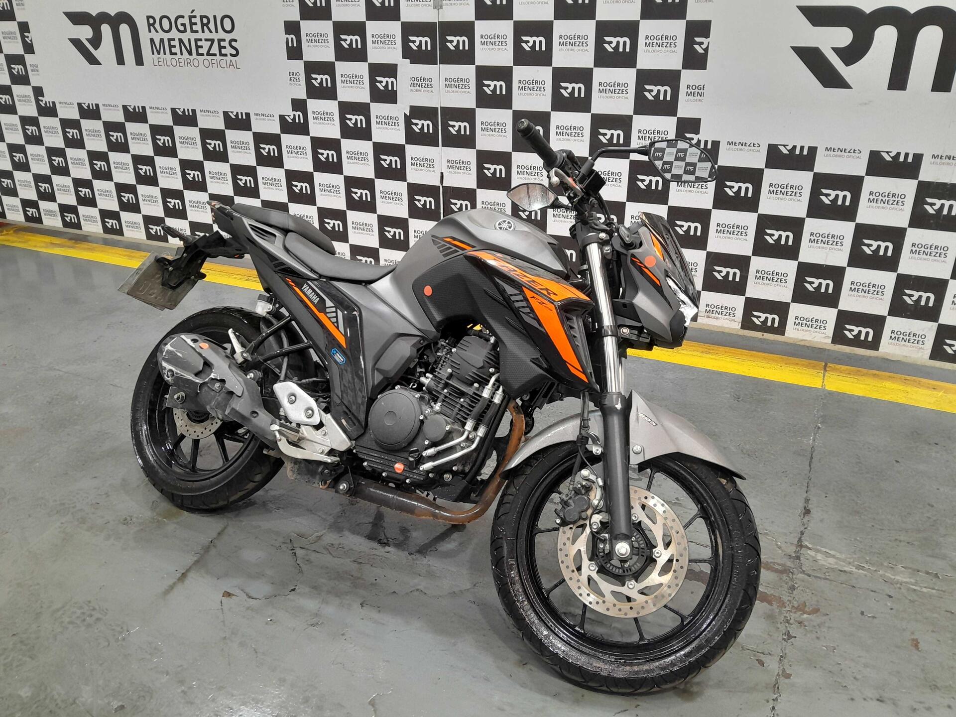 MOTO YAMAHA FZ25 FAZER 2025/2025 GASOLINA | Rogério Menezes
