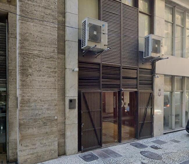 Sala comercial vazia c/ 25 m² no Centro