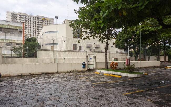 Apto Vazio Com 52m² E Vaga No Barra Sul (ed. Marapendi), localizado em Rio De Janeiro - RJ, bairro Barra da Tijuca