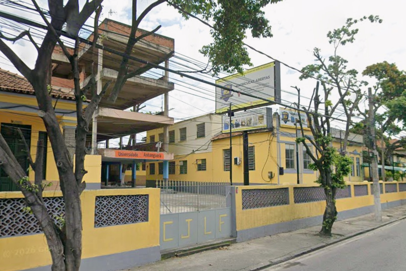 Imagem do imóvel Imóvel Com 187m² De Área Edificada E 400m² De Área De Terreno Em Quintino Bocaiuva