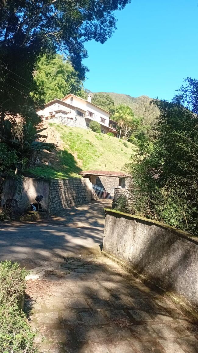 Casa Em Albuquerque, Teresópolis, localizado em Teresópolis - RJ, bairro Albuquerque