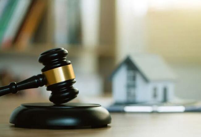 DIFERENÇA ENTRE LEILÃO JUDICIAL E EXTRAJUDICIAL: O QUE VOCÊ PRECISA SABER ANTES DE ARREMATAR