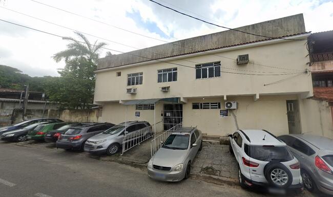 CAEX - Benfeitoria que ocupa 3 lotes que acolhe a sede do CEMEP (Centro Médico de Piabetá)