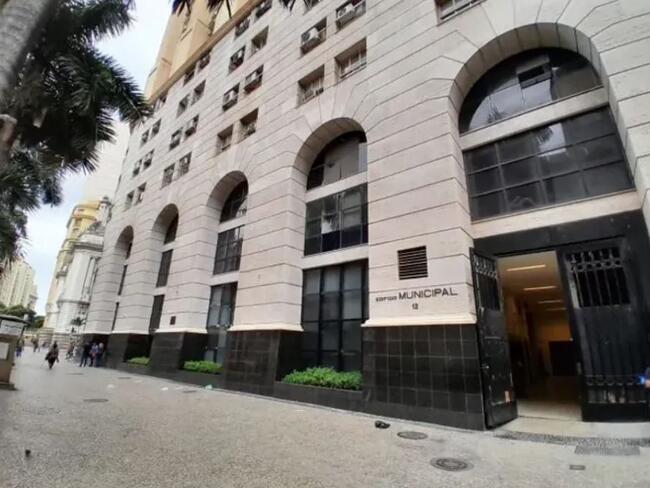 Conjunto formado por 3 salas que totalizam 103m² no Ed. Municipal, Centro