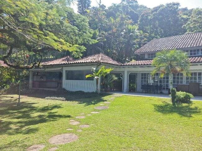 Espetacular Casa frente mar em Angra com 9.331m² de área de terreno