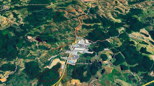 4 áreas com o total de 3,25 ha com vocação industrial/loteamento de luxo