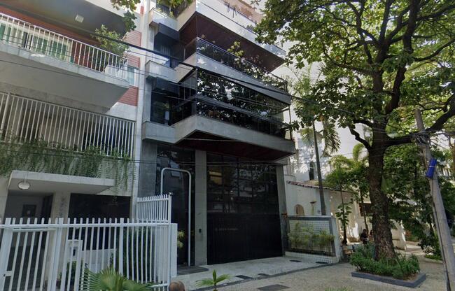 Apto com 135m² e vaga em Ipanema