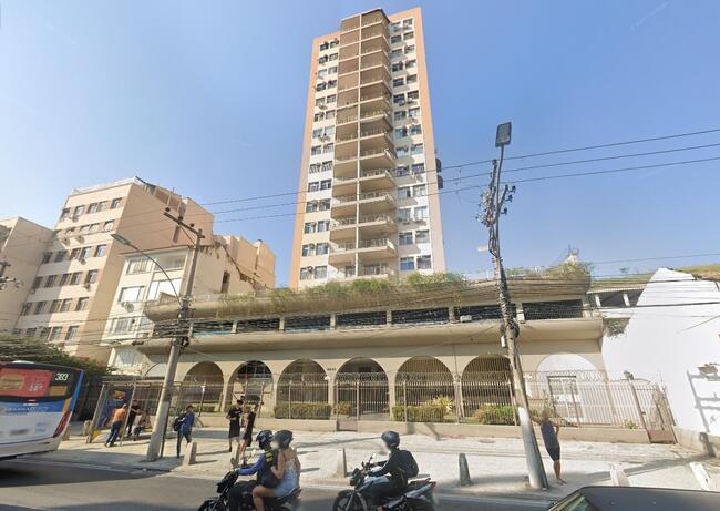 Apto com 83m² e vaga no Sampaio