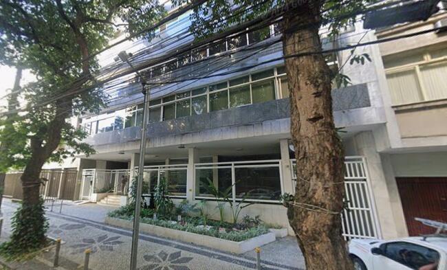 Apto com 207m² e vaga em Laranjeiras