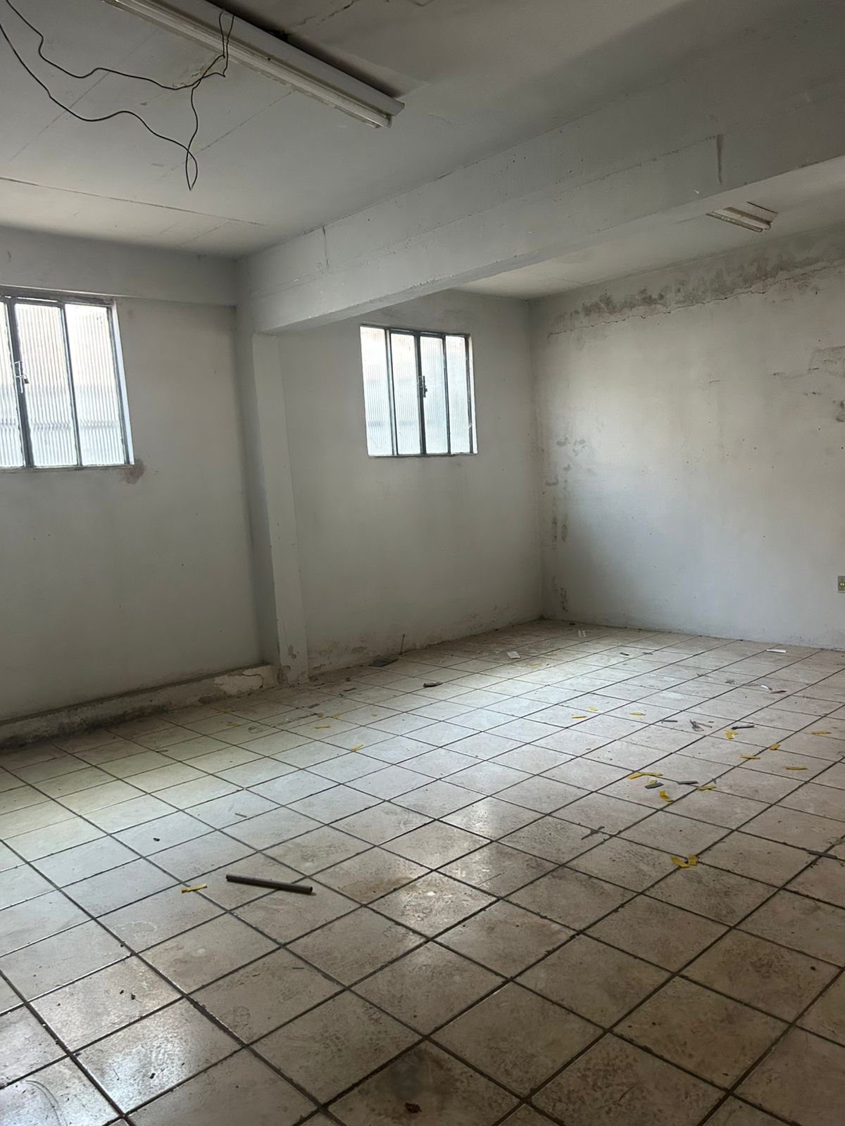Imóvel, Localizado Em Uma Região Predominantemente Residencial, Áreas: Terreno: 720,00 M², Área Construída: 397,74m² Conforme Informações Fornecidas Pela Prefeitura De Betim