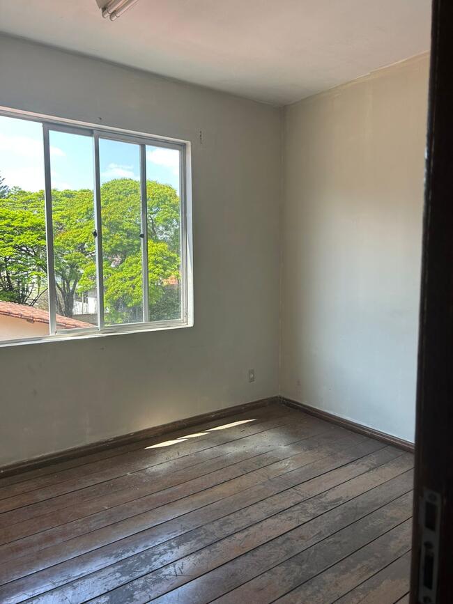 Imóvel Residencial, Localizado Em Uma Região Predominantemente Residencial, Áreas: Terreno: 360,00 M², Área Construída: 404,00m² Conforme Informações Fornecidas Pela Prefeitura De Betim, localizado em Betim - MG