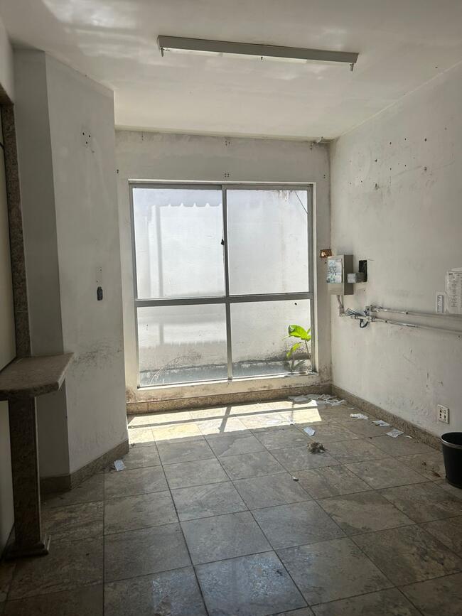 Imóvel Residencial, Localizado Em Uma Região Predominantemente Residencial, Áreas: Terreno: 360,00 M², Área Construída: 404,00m² Conforme Informações Fornecidas Pela Prefeitura De Betim, localizado em Betim - MG