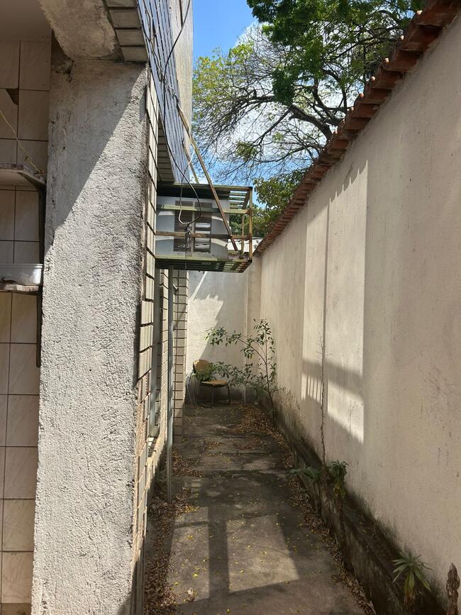 Imóvel Residencial, Localizado Em Uma Região Predominantemente Residencial, Áreas: Terreno: 360,00 M², Área Construída: 404,00m² Conforme Informações Fornecidas Pela Prefeitura De Betim, localizado em Betim - MG