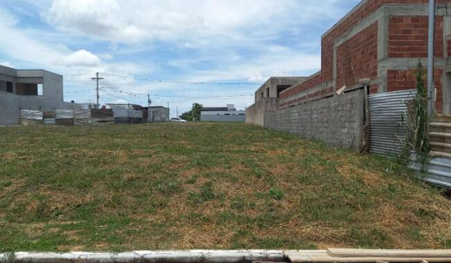 Lote Vago | Área 450 M² | Lagoa Silvana | Caratinga , localizado em Caratinga - MG