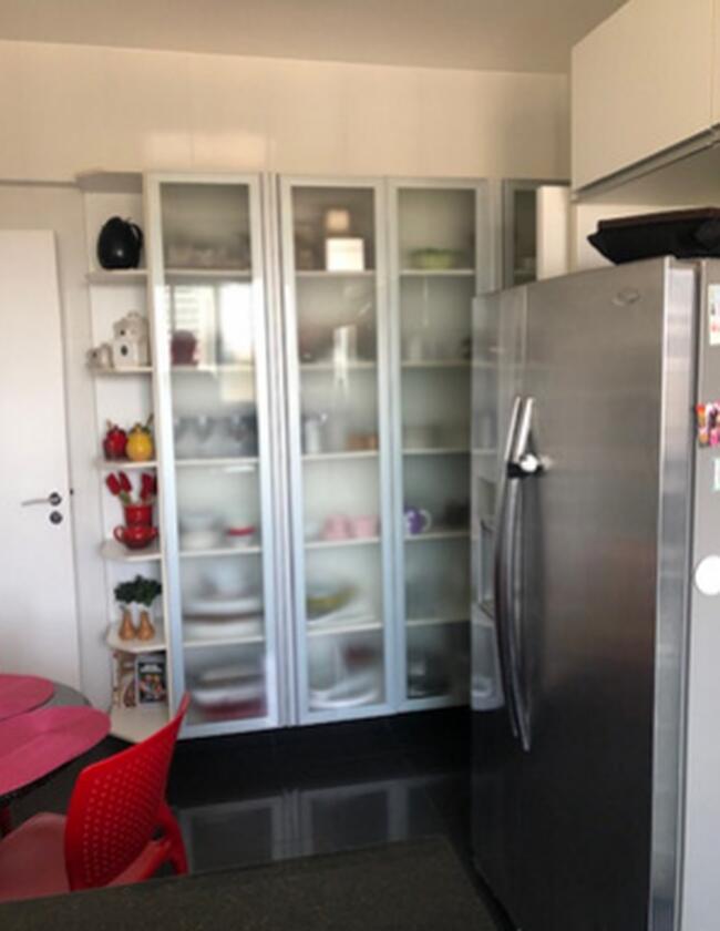 Apto De Alto Padrão | Área Privativa 198,96 M² | 04 Qts (01 Deles C/ Closet E Banheira De Hidromassagem) | Direito 04 Vagas De Garagem | Belvedere | Bh, localizado em Belo Horizonte - MG