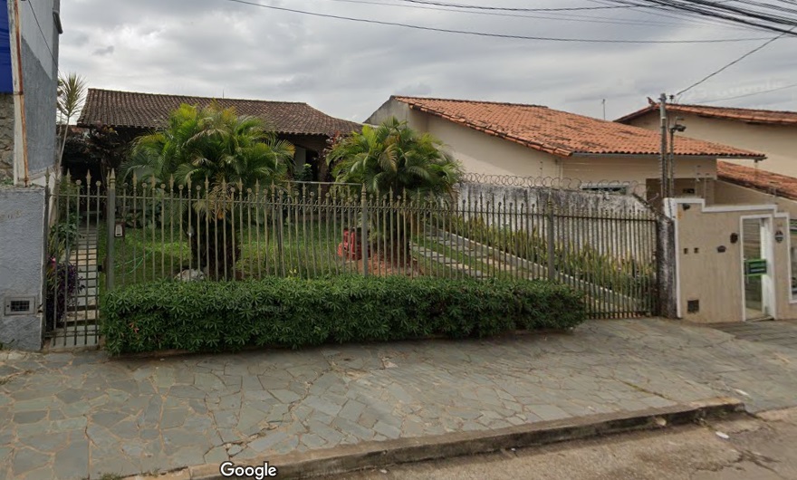Casa c/ 04 quartos (01 suíte) e garagem| b. jardim arizona, sete lagoas - mg
