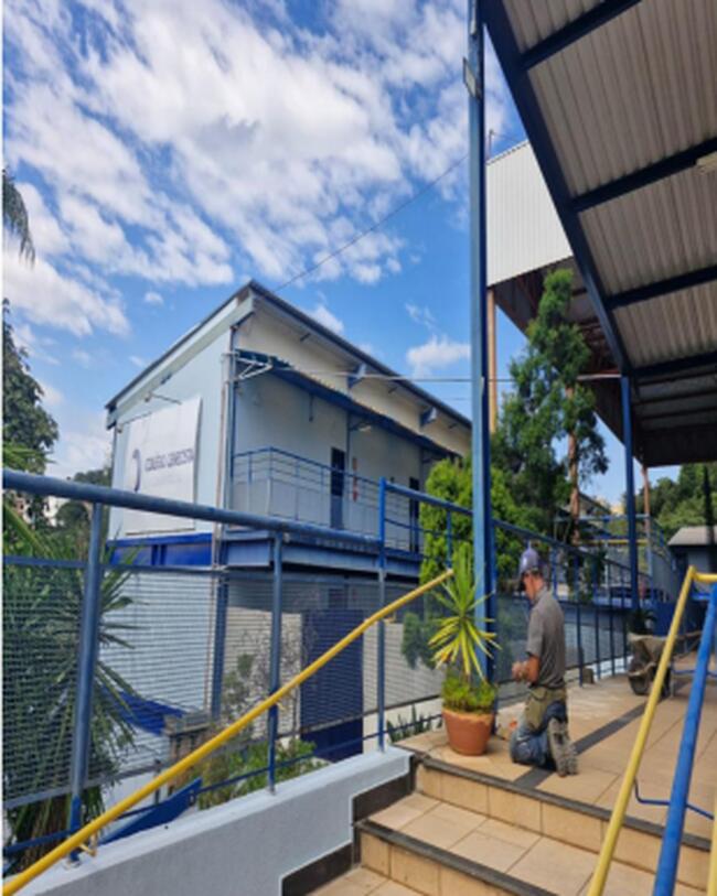 Excelente Imovel Comercial C/ Predios (administrativo | Salas De Aula | Apoio) + Galpões (pátio E Poliesportivo) + Outras Benfeitorias , localizado em Itaúna - MG, bairro Pio XII