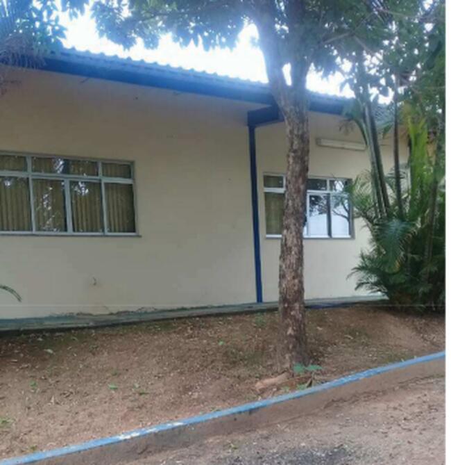 Excelente Imovel Comercial C/ Predios (administrativo | Salas De Aula | Apoio) + Galpões (pátio E Poliesportivo) + Outras Benfeitorias , localizado em Itaúna - MG, bairro Pio XII