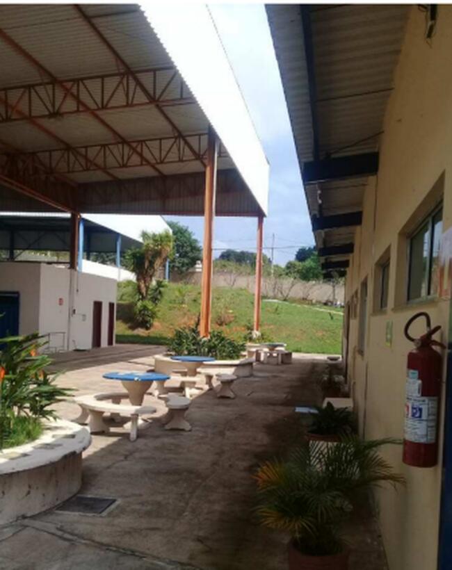 Excelente Imovel Comercial C/ Predios (administrativo | Salas De Aula | Apoio) + Galpões (pátio E Poliesportivo) + Outras Benfeitorias , localizado em Itaúna - MG, bairro Pio XII