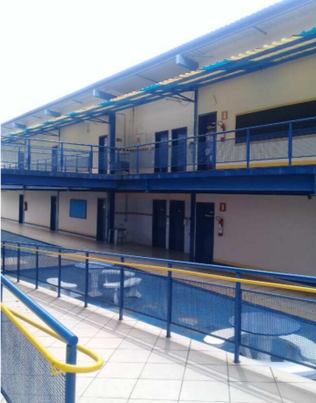 Excelente Imovel Comercial C/ Predios (administrativo | Salas De Aula | Apoio) + Galpões (pátio E Poliesportivo) + Outras Benfeitorias , localizado em Itaúna - MG, bairro Pio XII
