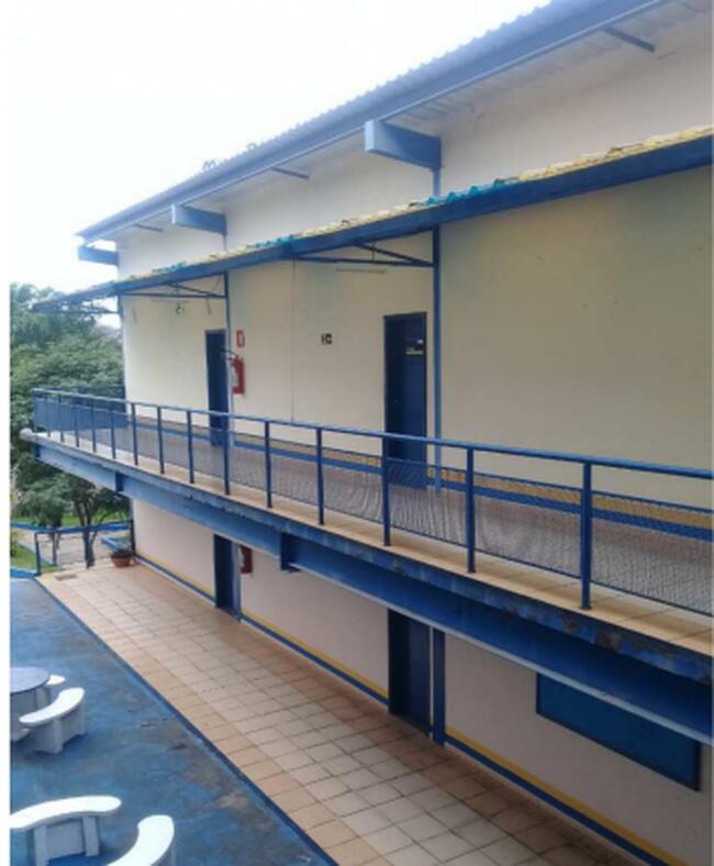 Excelente Imovel Comercial C/ Predios (administrativo | Salas De Aula | Apoio) + Galpões (pátio E Poliesportivo) + Outras Benfeitorias , localizado em Itaúna - MG, bairro Pio XII