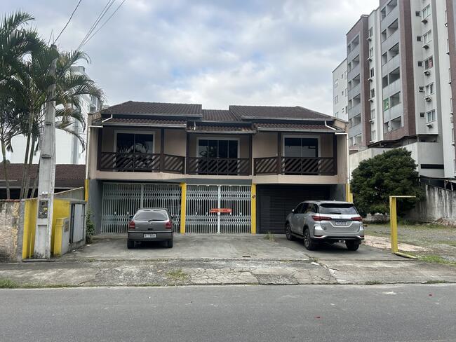 Imóvel Piso Térreo Sala Comercial E Piso Superior Residencial, Joinville/sc., localizado em Joinville - SC